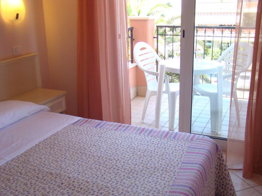 Il Casale Aparthotel Martinsicuro Buitenkant foto