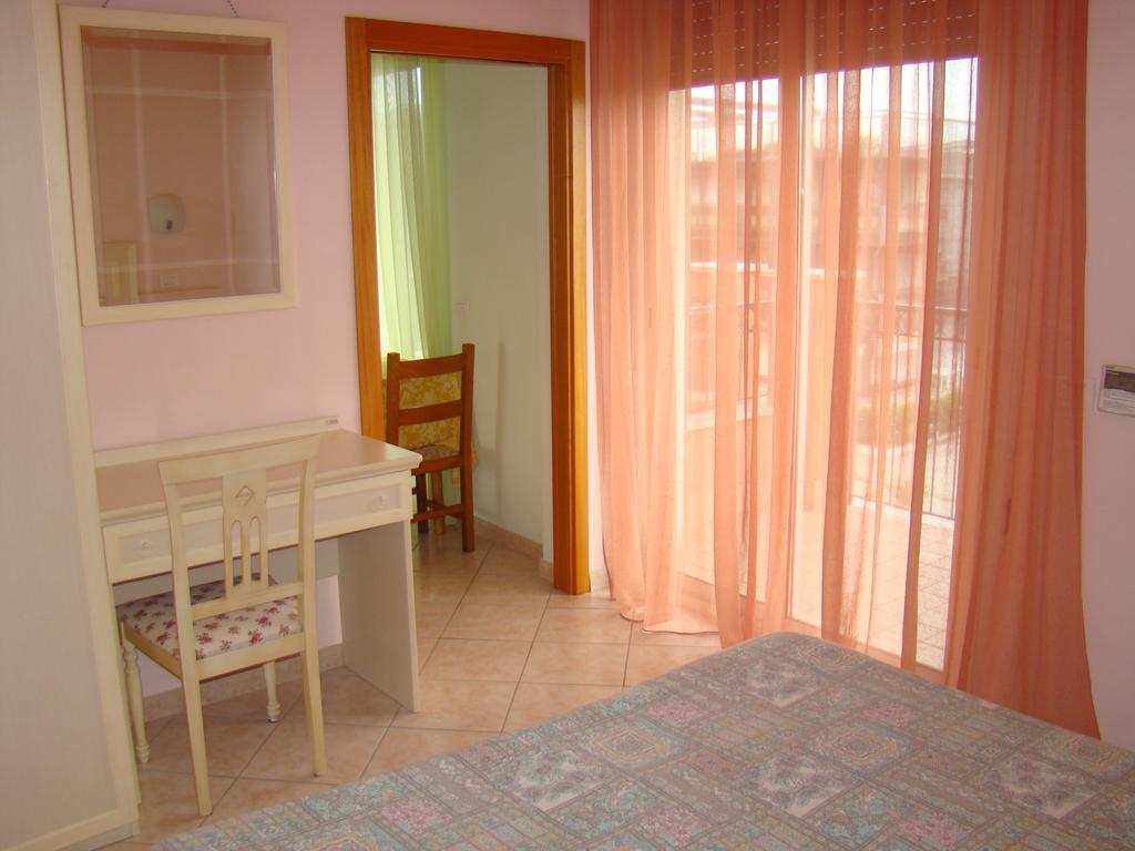 Il Casale Aparthotel Martinsicuro Buitenkant foto