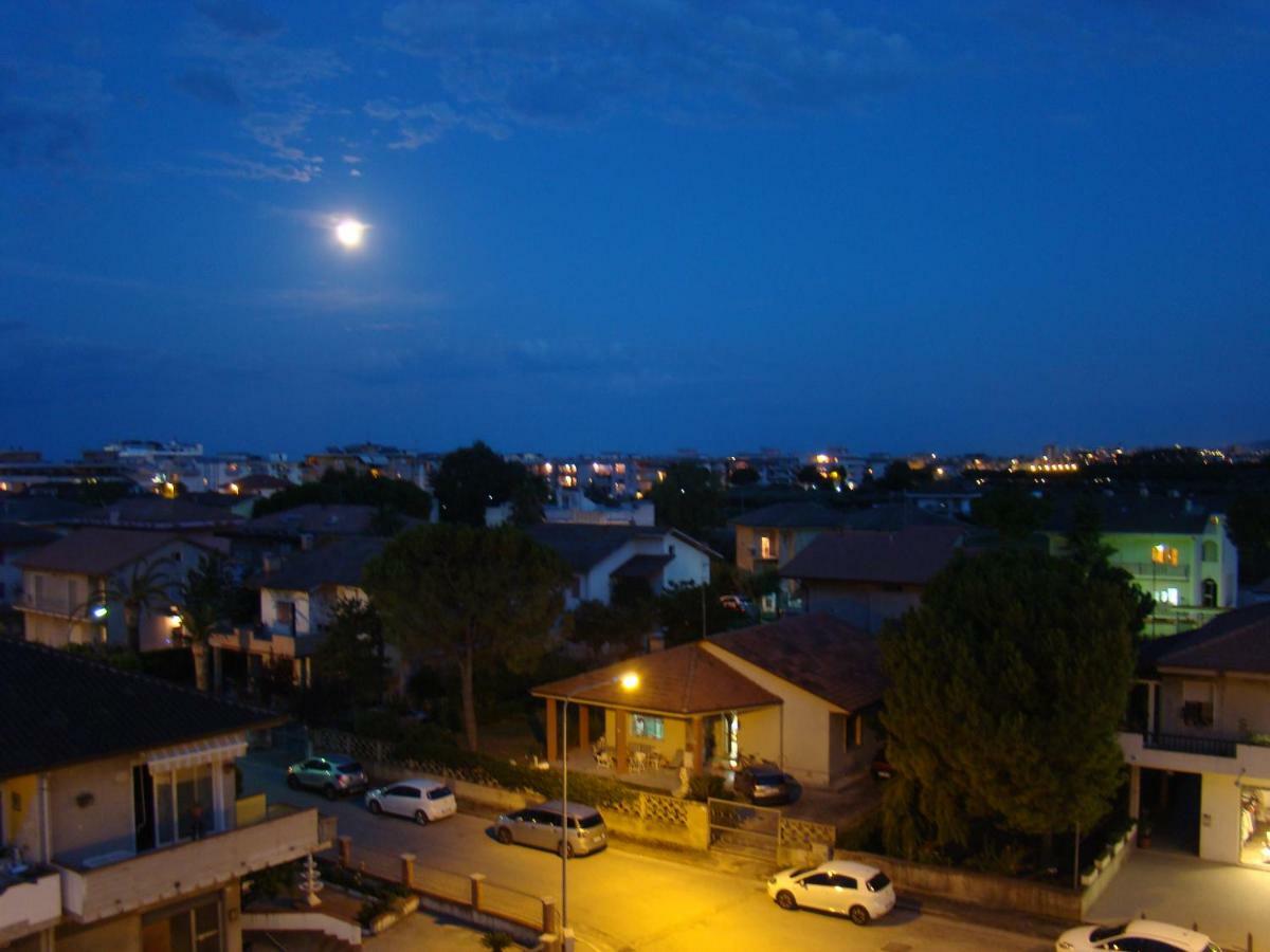 Il Casale Aparthotel Martinsicuro Buitenkant foto